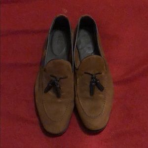 Men’s EU size 44 (11) brown suede loafers w/tassel